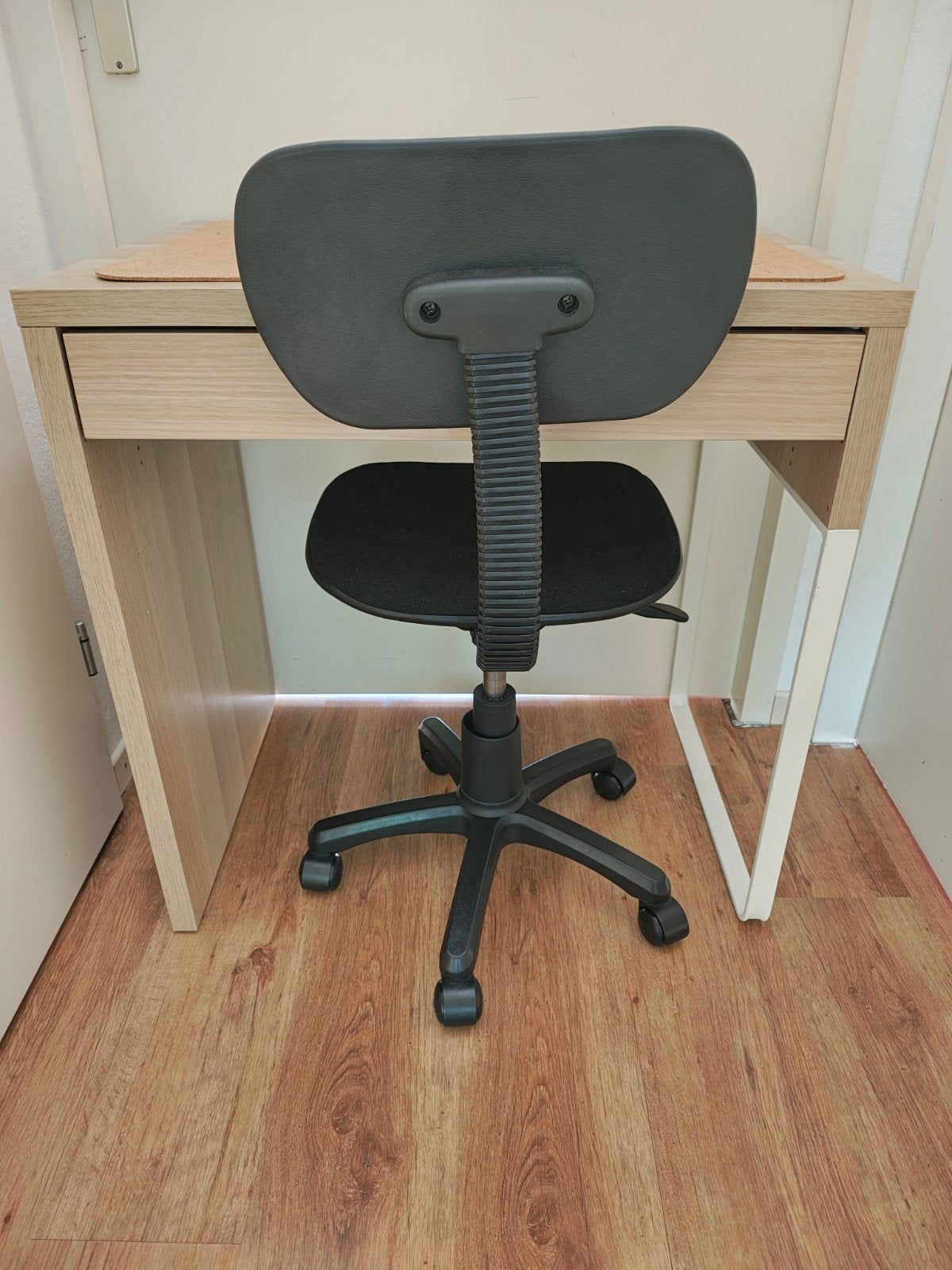 Mooi, lichtbruin kinderbureau Ikea met verstelbare stoel, Ophalen, Gebruikt, Scandinavisch, Met lades