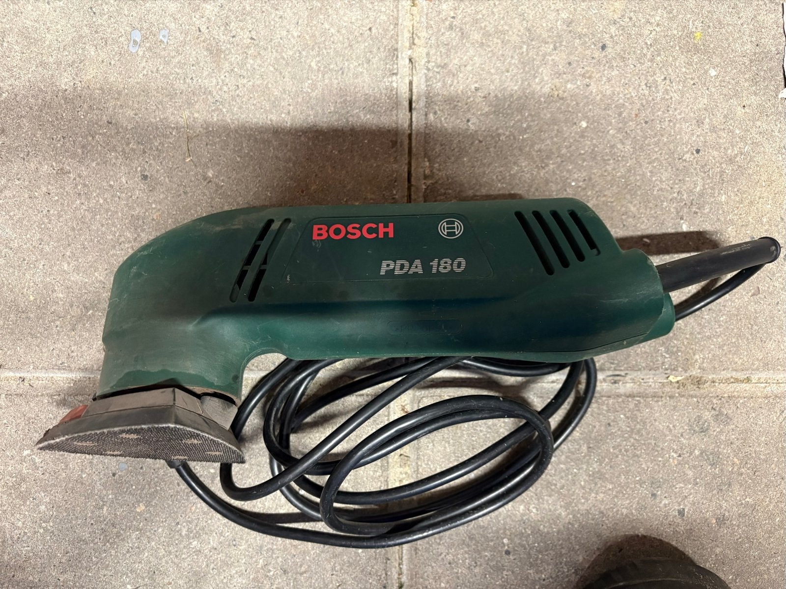 Bosch PDA 180 schuurmachine, Doe-het-zelf en Verbouw, Ophalen of Verzenden, Gebruikt, Minder dan 600 watt, Vlakschuurmachine