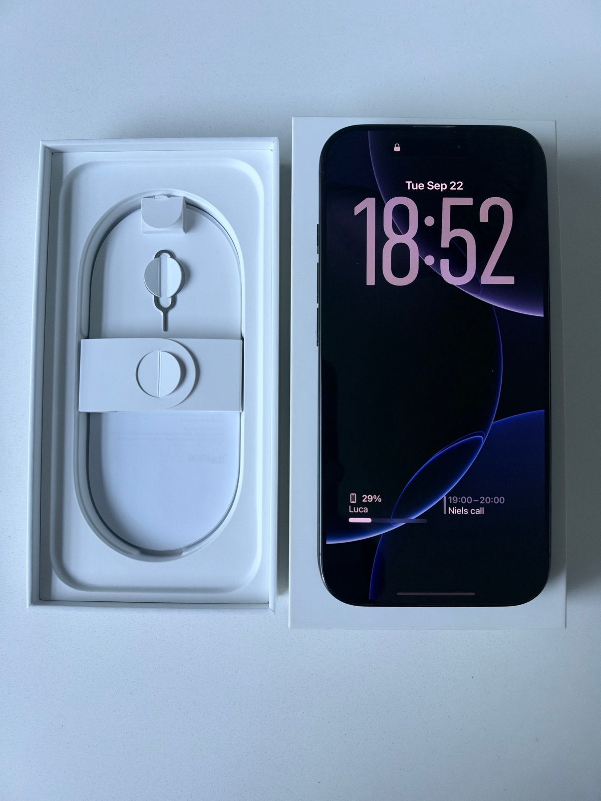 iPhone 16 Pro 256GB Zwart Titanium, 87% Batterij