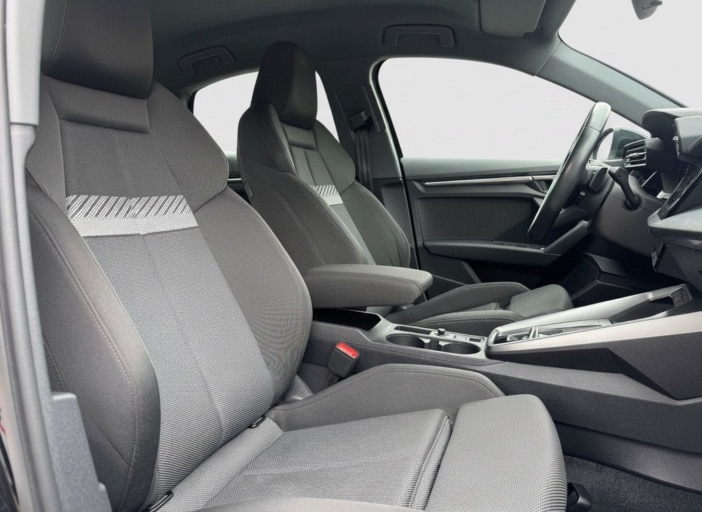 Audi A3 Limousine 30 TFSi Advanced Aut., Navi | Clima | PDC, Auto's, Audi, Stof, Gebruikt, Zwart, Origineel Nederlands