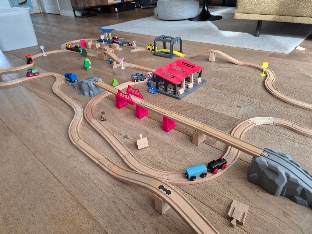 Buitenkans! Houten treinbaan, veel accessoires!, Kinderen en Baby's, Speelgoed | Houten speelgoed, Ophalen of Verzenden, Zo goed als nieuw
