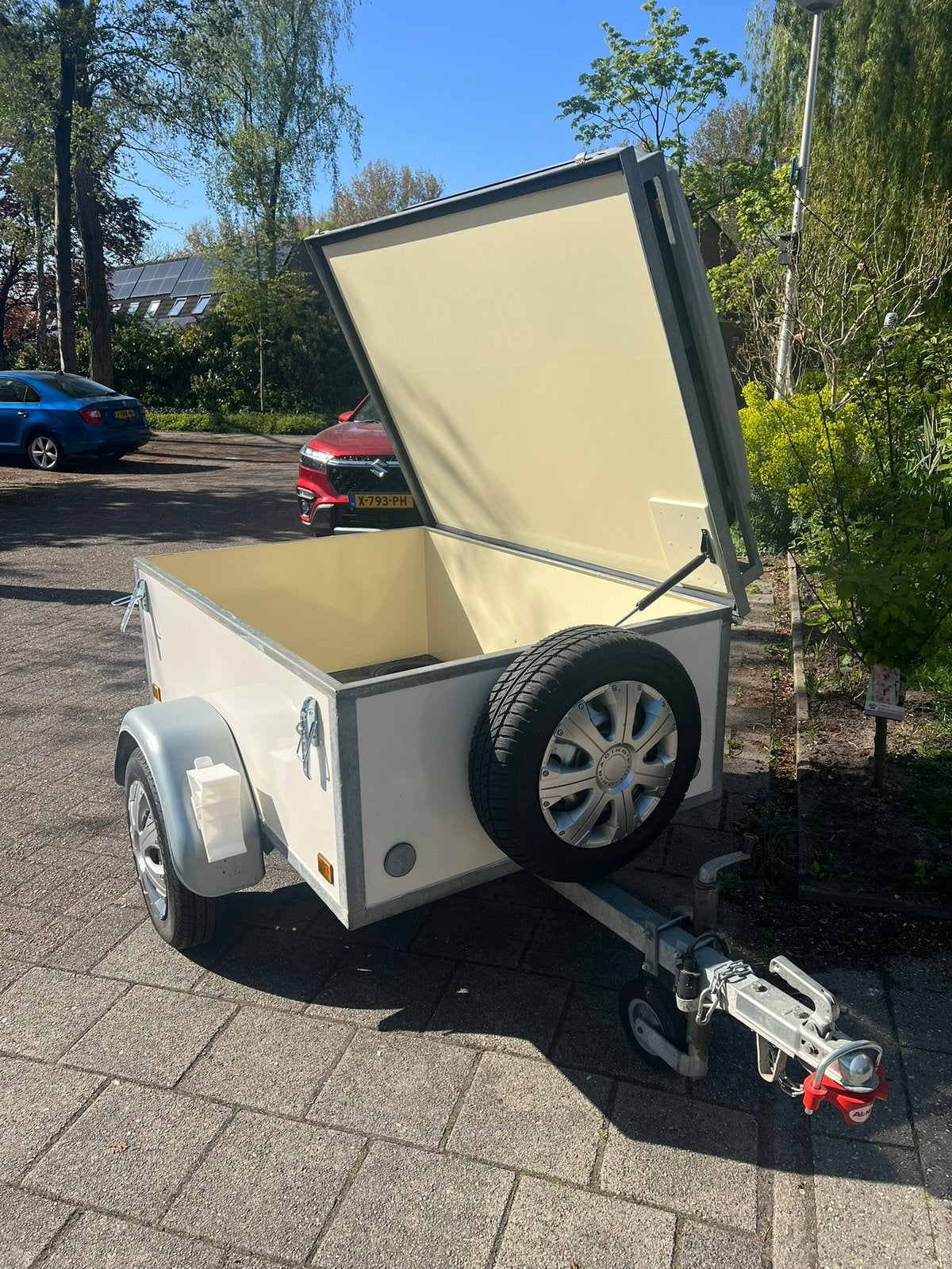 Ruime bagagewagen te HUUR, Ophalen, Zo goed als nieuw