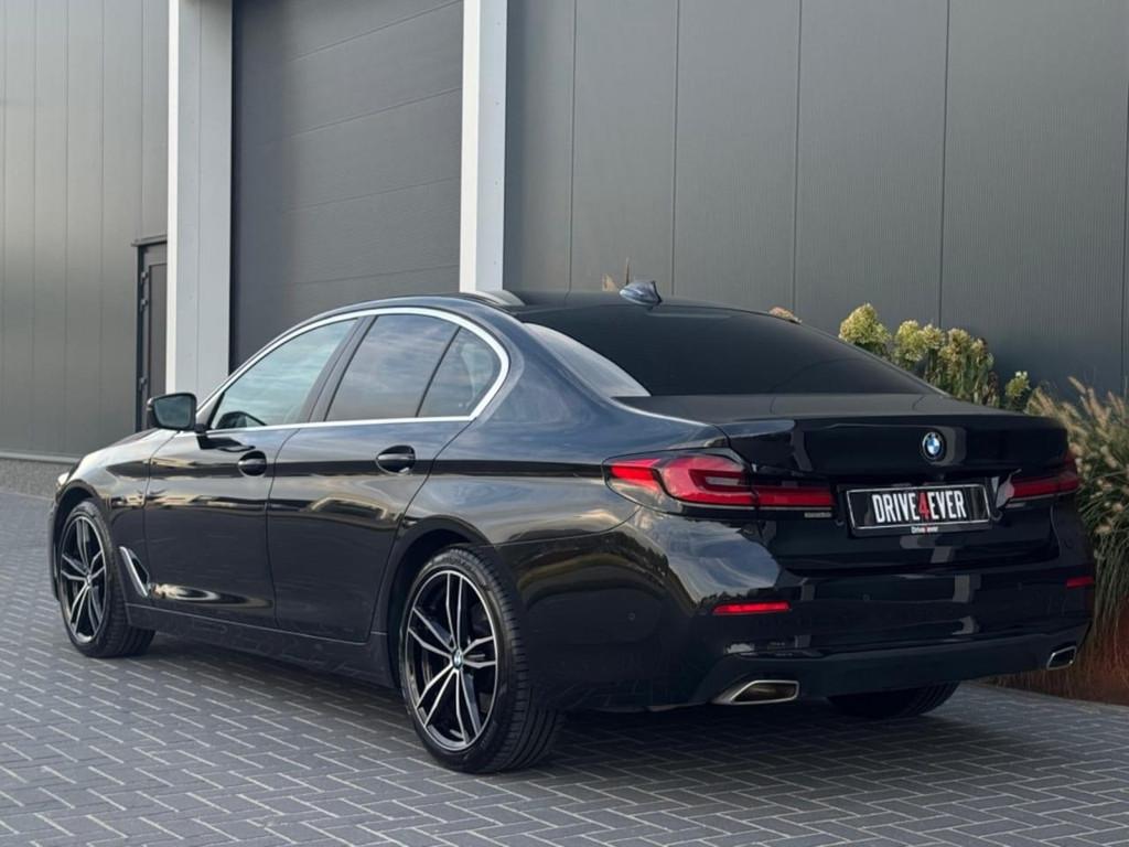 BMW 5-serie 520i High Exe m2021 FULL SCHUIFDAK NAVI CAMERA S, Auto's, BMW, Automaat, 1998 cc, Gebruikt, 4 cilinders