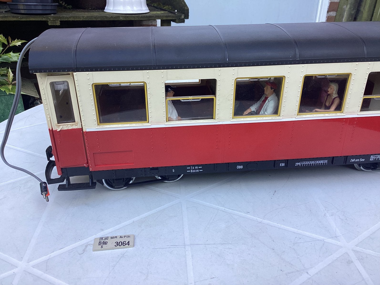 Lgb 3064 ÖBB rijtuig met 5 figuren EN binnenverlichting (lam, Gelijkstroom, Wagon, Ophalen of Verzenden, Zo goed als nieuw