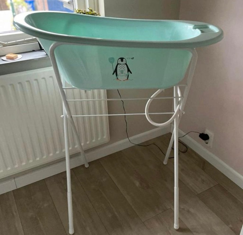 Mintgroen Babybadje + standaard en mintgroene waskom, Zo goed als nieuw, Badje, Standaard, Ophalen