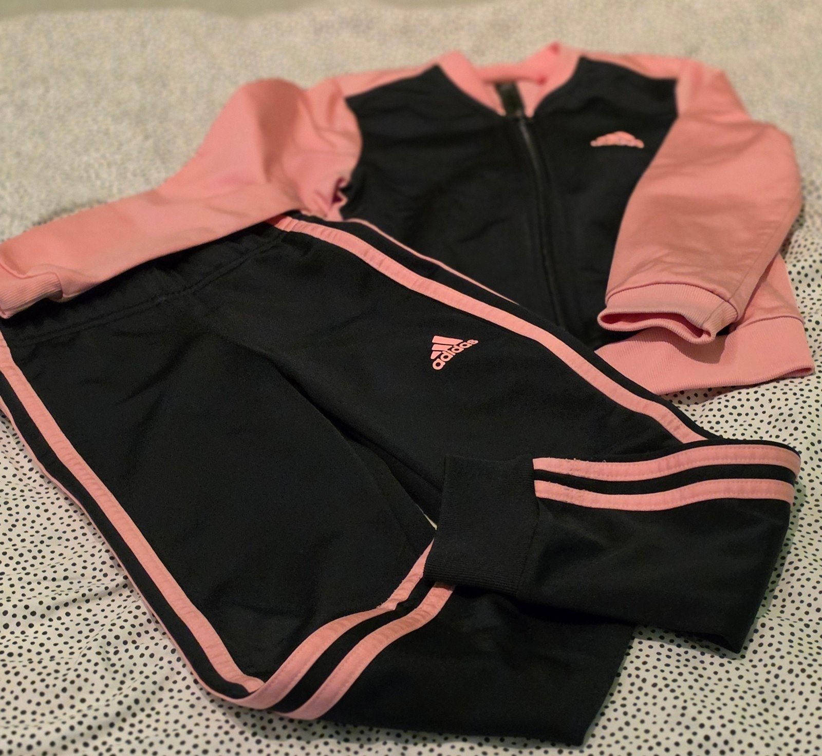 Adidas trainingspak roze/blauw maat 116, Ophalen of Verzenden, Gebruikt, Maat 116