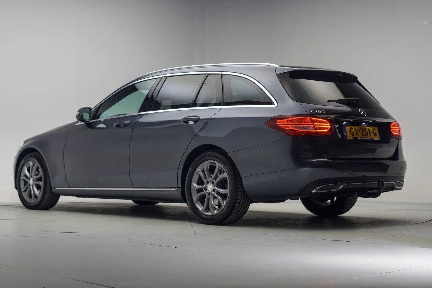 Mercedes-Benz C-Klasse 180 Prestige [ Trekhaak Burmester Nav, Automaat, Achterwielaandrijving, 1395 kg, 5 stoelen