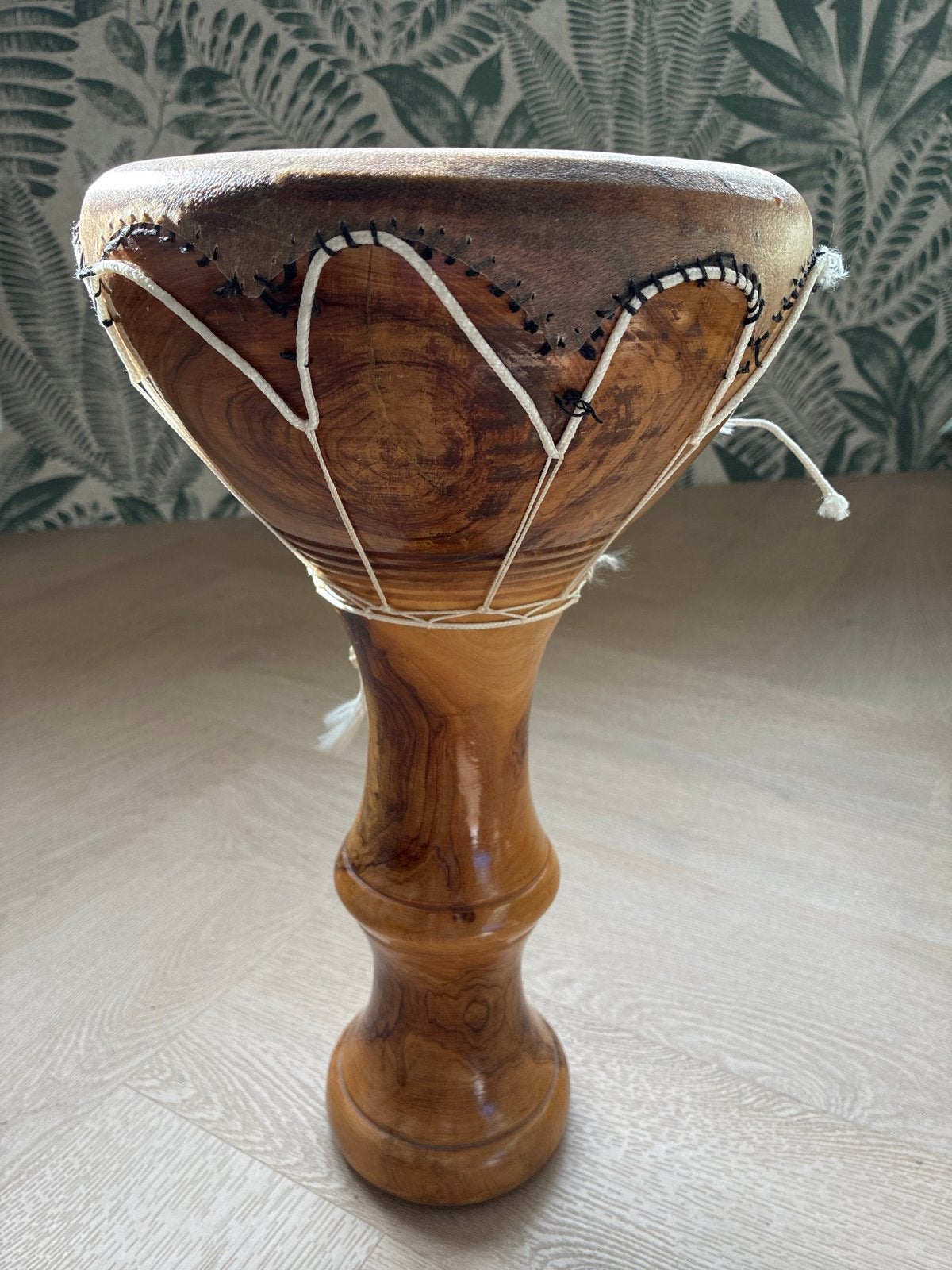 Mooie handgemaakte houten trommel/djembe, Ophalen of Verzenden, Zo goed als nieuw, Trommel
