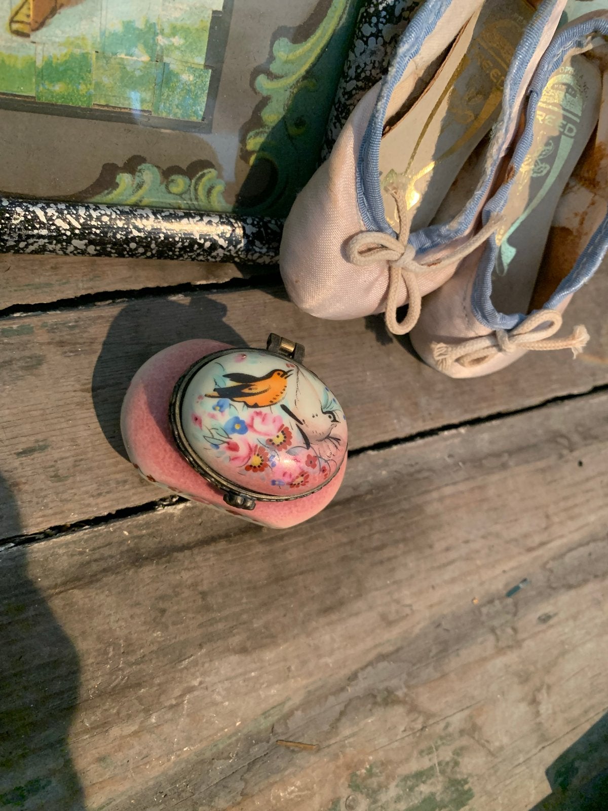 Oud pillendoosje met vogeldecoratie en ormolu, Ophalen of Verzenden