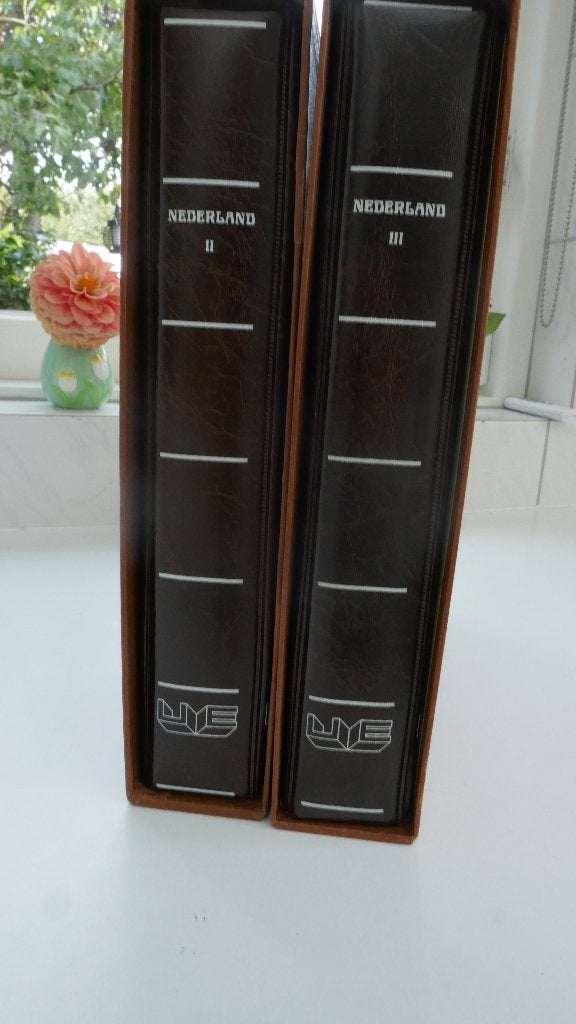 2 UE Albums Deel II en III Postfris, Postzegels en Munten, Ophalen of Verzenden, Nederland