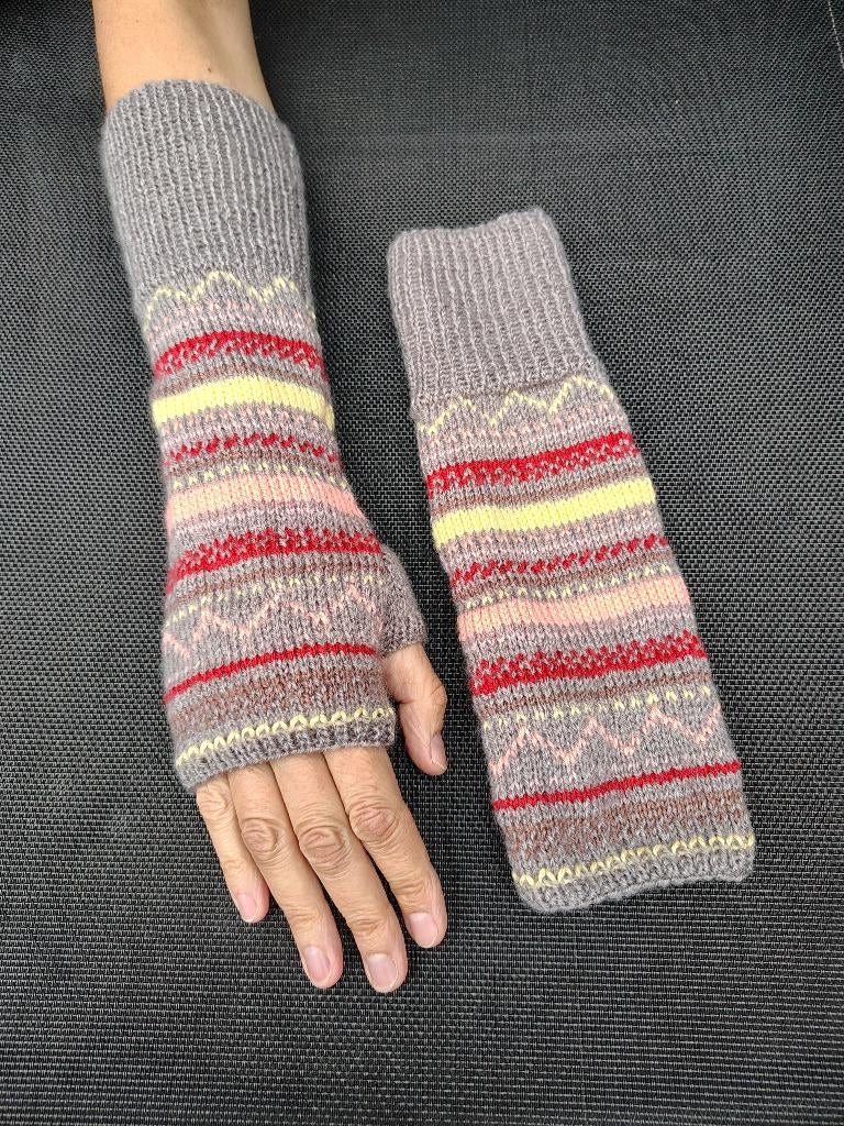 nieuwe unieke fijngebreide lange handschoenen, Kleding | Dames, Mutsen, Sjaals en Handschoenen, Ophalen of Verzenden, Nieuw, Handschoenen