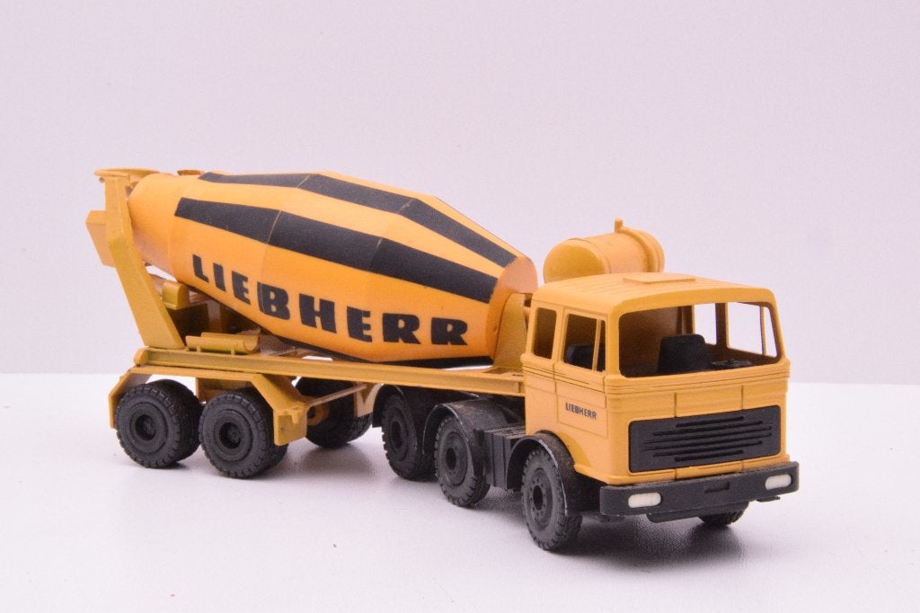 Mercedes LP betonmixer '' Liebherr  ''   Conrad, Ophalen of Verzenden, Zo goed als nieuw, Bus of Vrachtwagen, Conrad