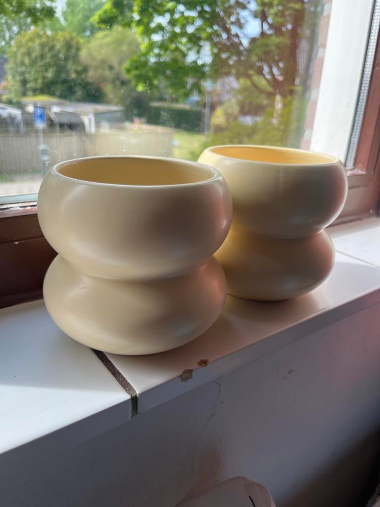 Twee HEMA bloempotten van aardewerk, Rond, Binnen, Ophalen of Verzenden, Zo goed als nieuw
