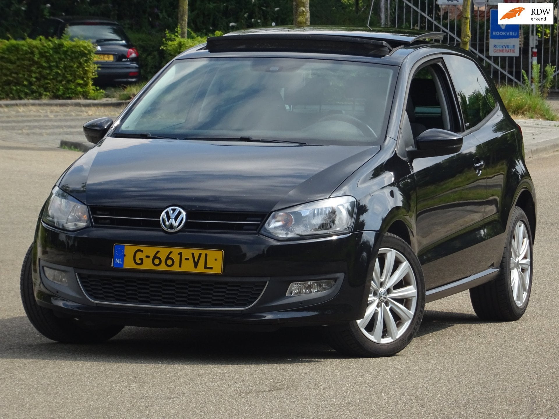 Volkswagen Polo 1.2 TSI Highline BJ2013 PANO/CRUISE/PDC/APK, Voorwielaandrijving, Euro 5, Zwart, 988 kg