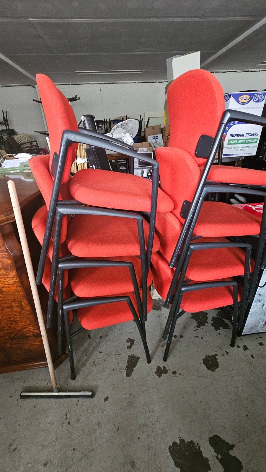 Set van 6 rode vergaderstoelen - Gebruikt, Gebruikt, Metaal, Vijf, Zes of meer stoelen, Rood