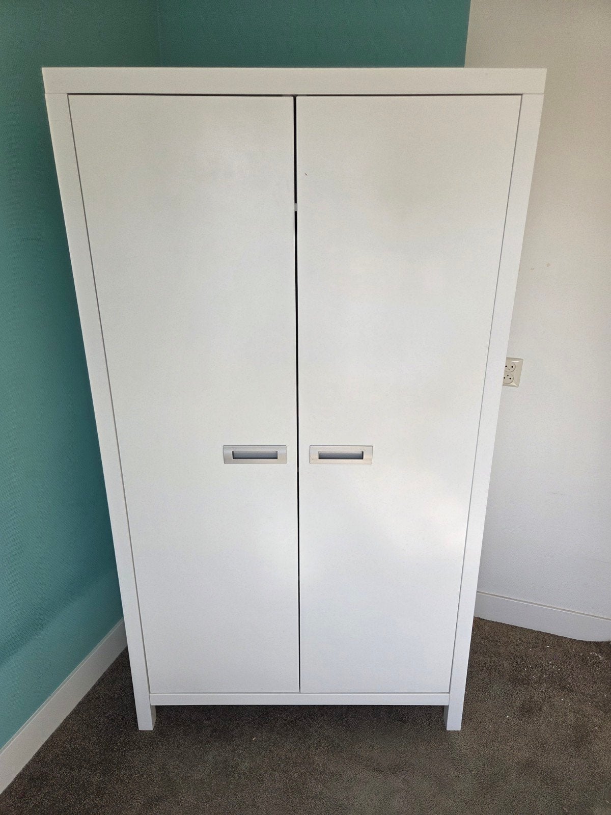 Mooie, stevige witte kledingkast babykamer / kinderkamer (Al, Kinderen en Baby's, Kinderkamer | Commodes en Kasten, Ophalen, Gebruikt