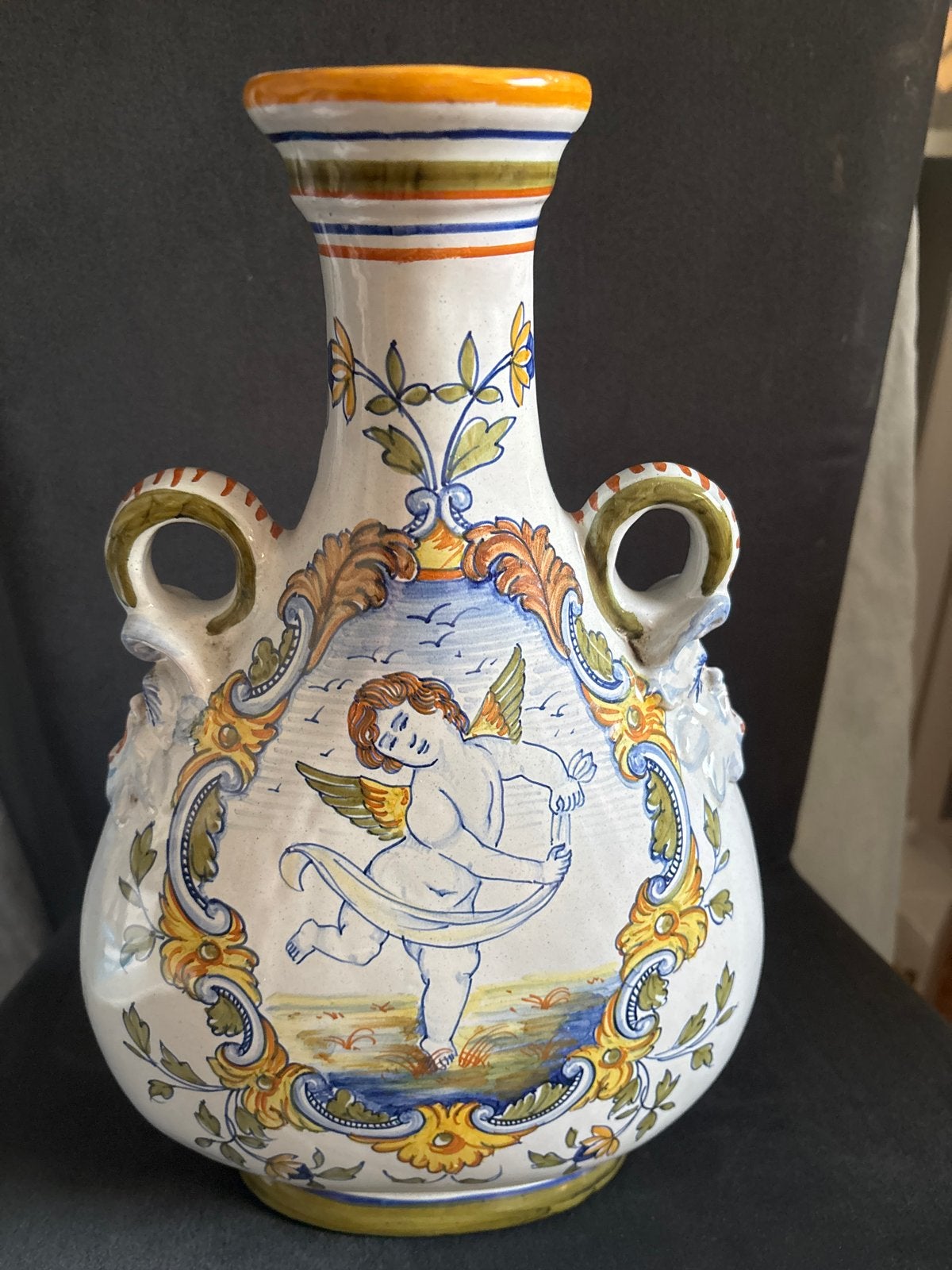 Antieke Italiaanse Majolica Vaas met Cherubijn en Maskers, Ophalen of Verzenden