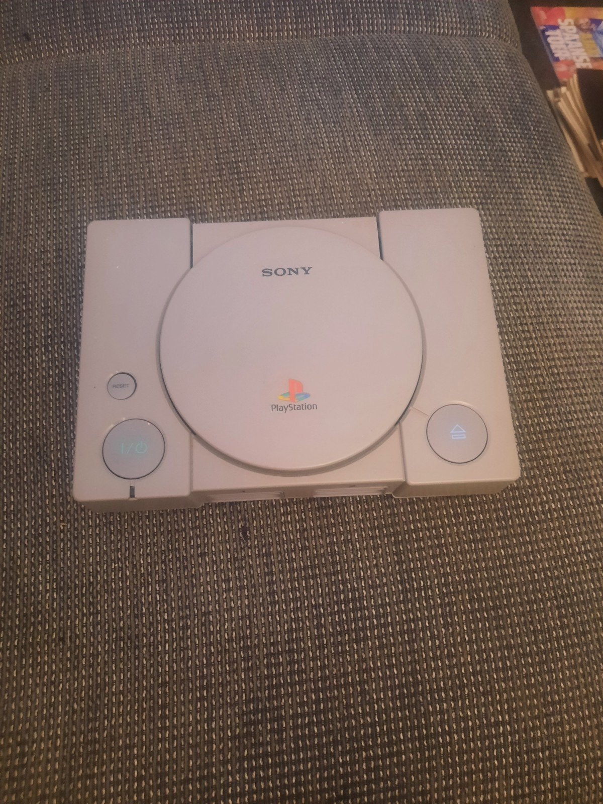 Sony playstation 1 zonder kabels en controllers, Spelcomputers en Games, Spelcomputers | Sony PlayStation 1, Ophalen, Gebruikt