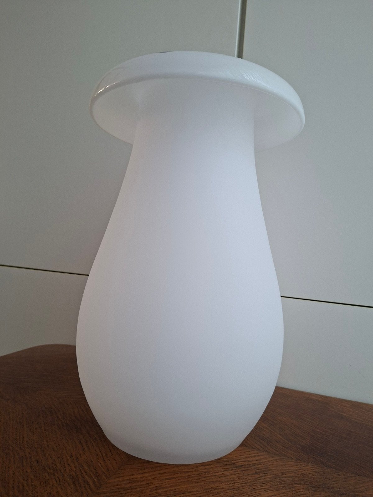 Dit is een vintage IKEA Stockholm  vaas Maria  Vinka, Huis en Inrichting, Woonaccessoires | Vazen, Ophalen, Wit, Glas