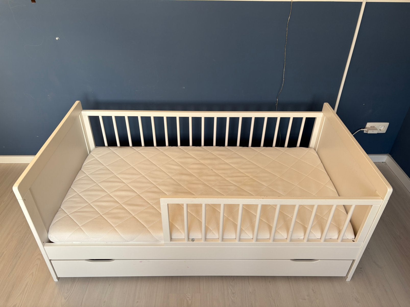 Petit Amelie kleuterbed Plume wit, Kinderen en Baby's, Kinderkamer | Bedden, Ophalen, Gebruikt, 70 tot 85 cm, 140 tot 160 cm