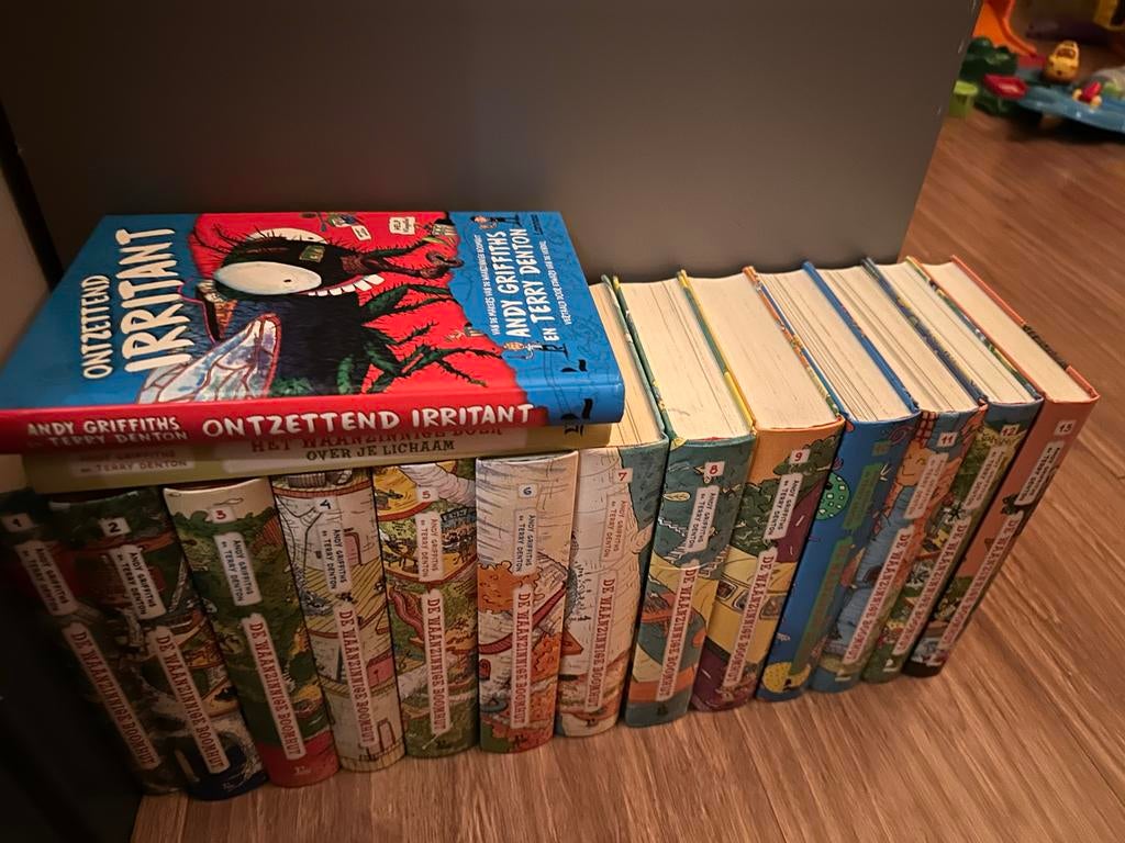 De Waanzinnige Boomhut serie + Ontzettend Irritant boeken, Boeken, Ophalen of Verzenden, Gelezen, Fictie algemeen