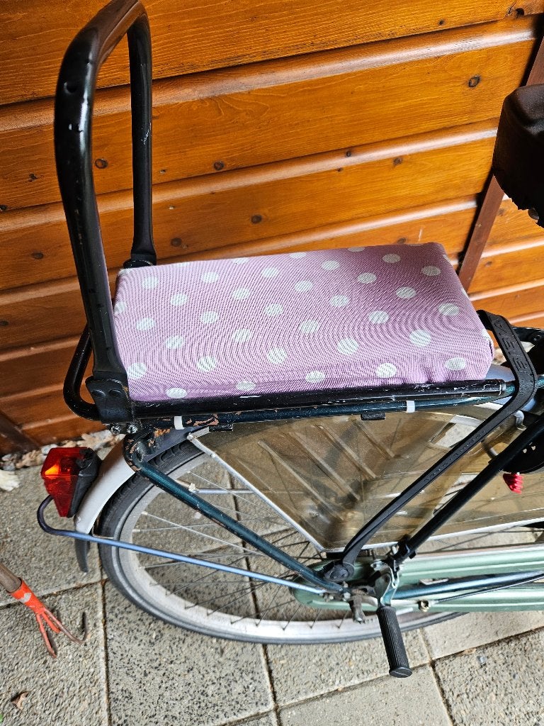 Fietsen kussentje met ruggesteun en voetsteunen, Ophalen of Verzenden, Gebruikt, Overige typen, Overige materialen