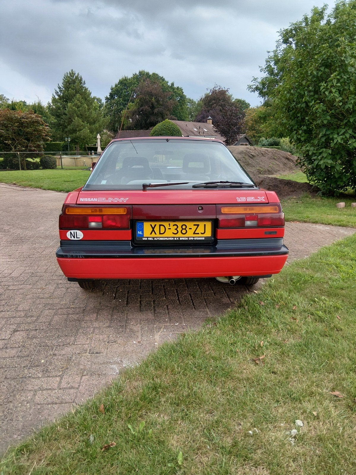 Nissan Sunny 1.6 I Coupe K6 1989 Rood, foto 3