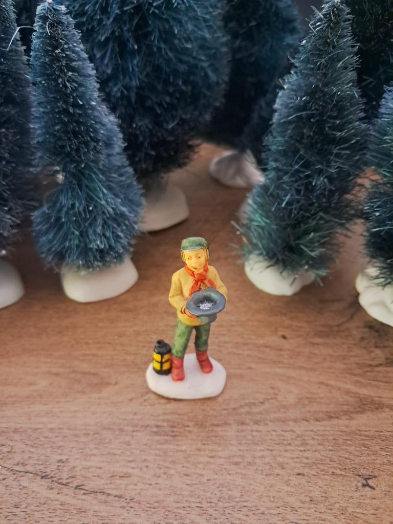Lemax jongen met lantaarn en hoed, Ophalen of Verzenden