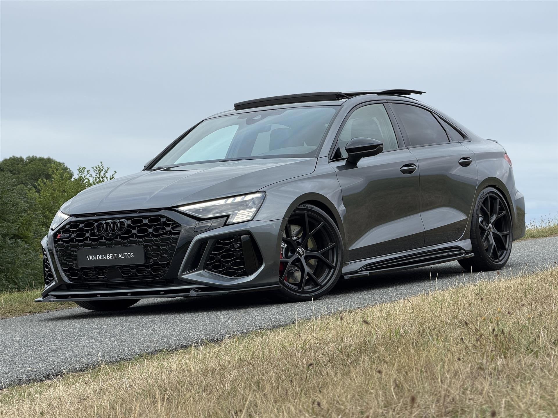 Audi RS3 2.5 TFSI 400PK Quattro |Pano |Head-up |Bang&Olfsen, Auto's, Audi, Gebruikt, Zwart, RS3, Bedrijf