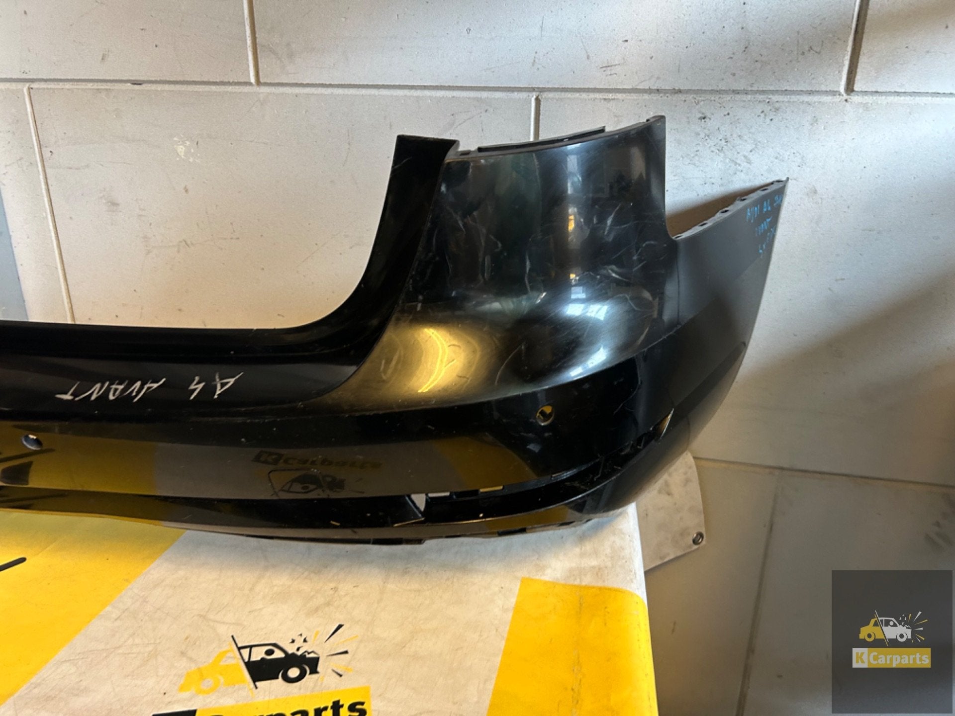 Achterbumper Audi A4 B9 / Avant DC 8W9807511J Bumper, Gebruikt, AUDI AG, Auto-Union-Strasse 1
85045  Ingolstadt, DE, Bumper