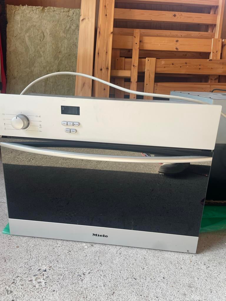 Miele DG 163 Stoomoven - Zo goed als nieuw, Witgoed en Apparatuur, Ovens, Ophalen, Minder dan 45 cm, Oven, 60 cm of meer