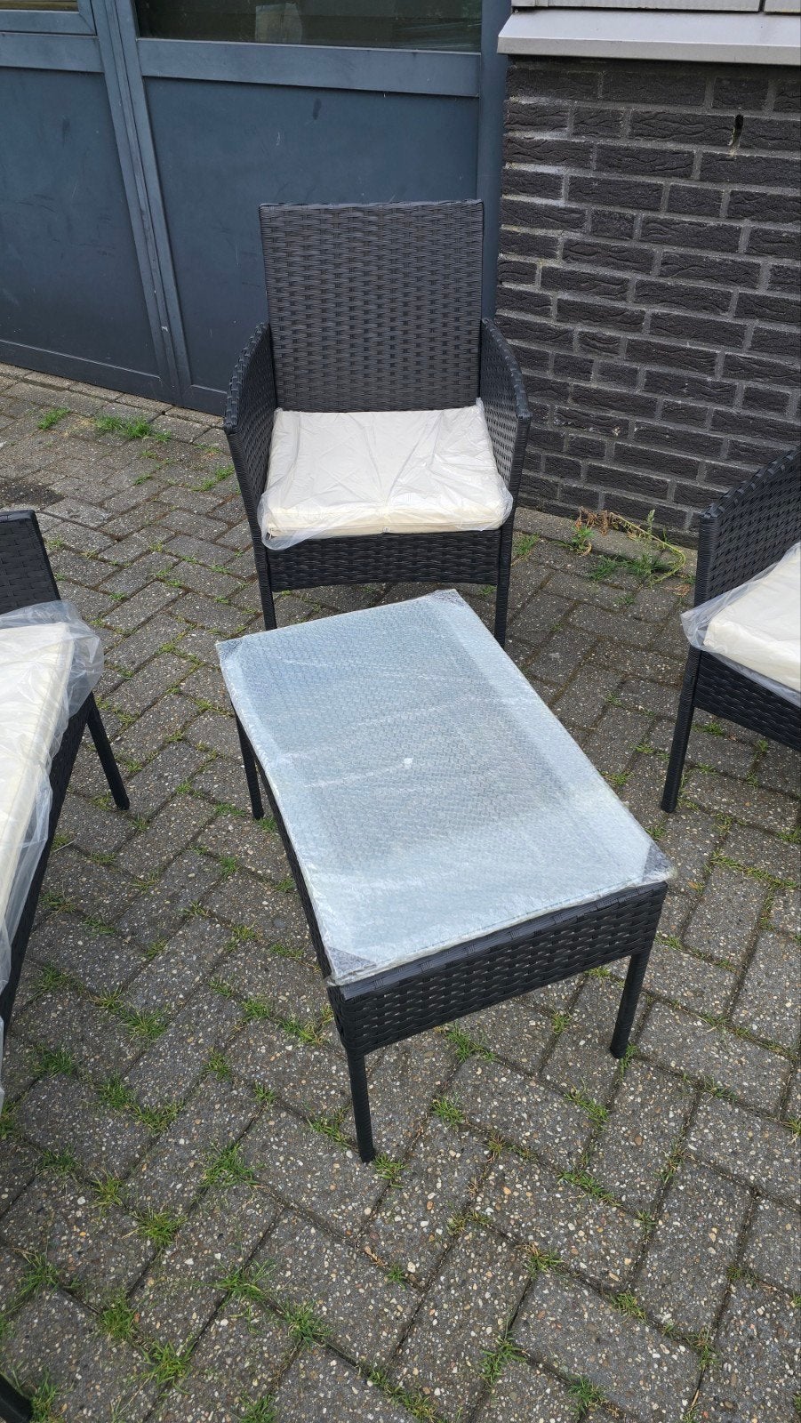 Nieuw tuinset met witte kussens - Snel ophalen!, Ophalen, 4 zitplaatsen, ., Nieuw