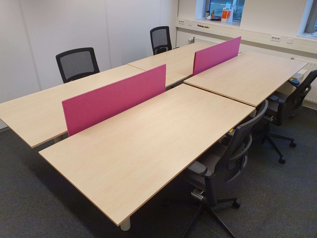 Gispen duo slinger bureau 8 werkplek beschikbaar, Gispen, Parallelweg West 23 4104 AZ Culemborg, Info@gispen.nl, In hoogte verstelbaar