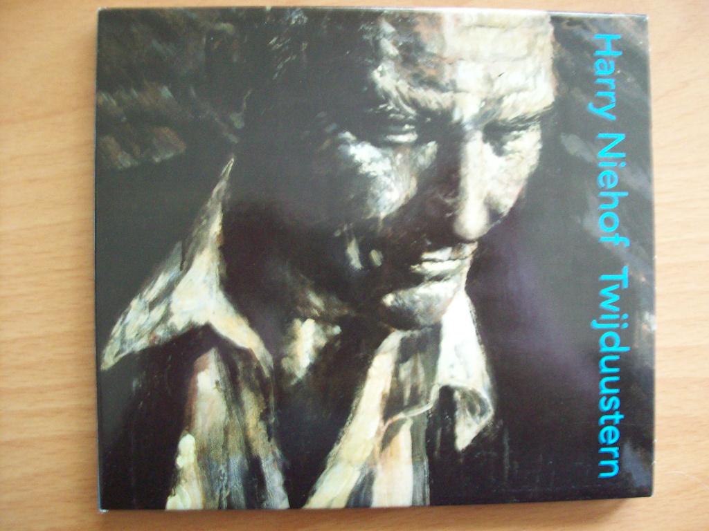 Harry Niehof - Twijduustern (Gronings, Groningen) G. Beeft, Cd's en Dvd's, Ophalen of Verzenden, Zo goed als nieuw, Streekmuziek
