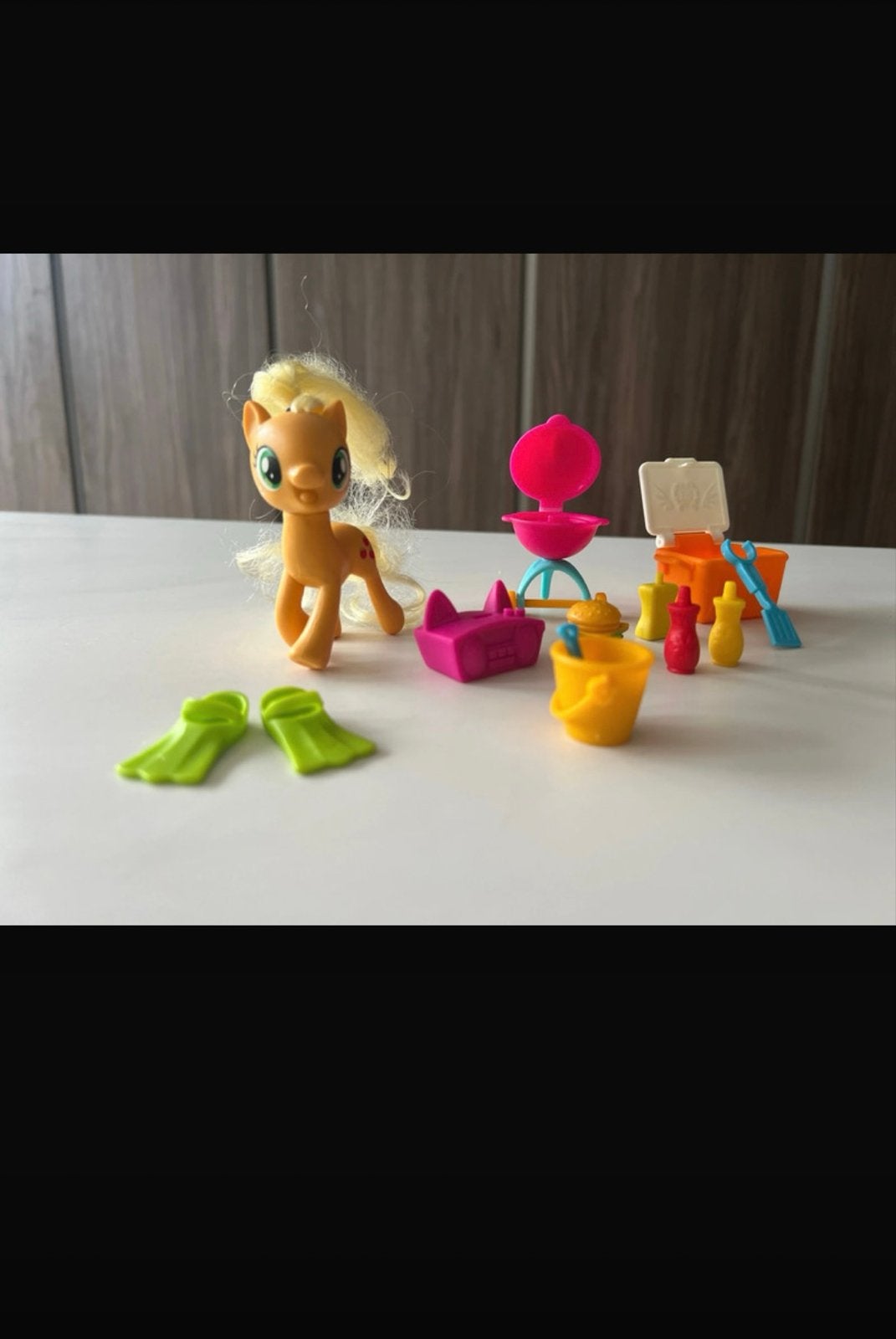 My Little Pony Applejack met BBQ en strand accessoires, Ophalen of Verzenden, Zo goed als nieuw