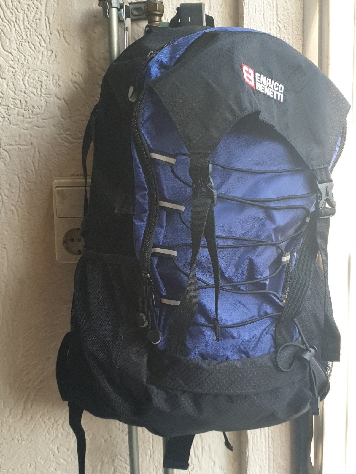 Enrico Benetti Rugzak - Zwart/Blauw Trekking Backpack, Gebruikt, 25 tot 40 cm, Ophalen of Verzenden, Trekking