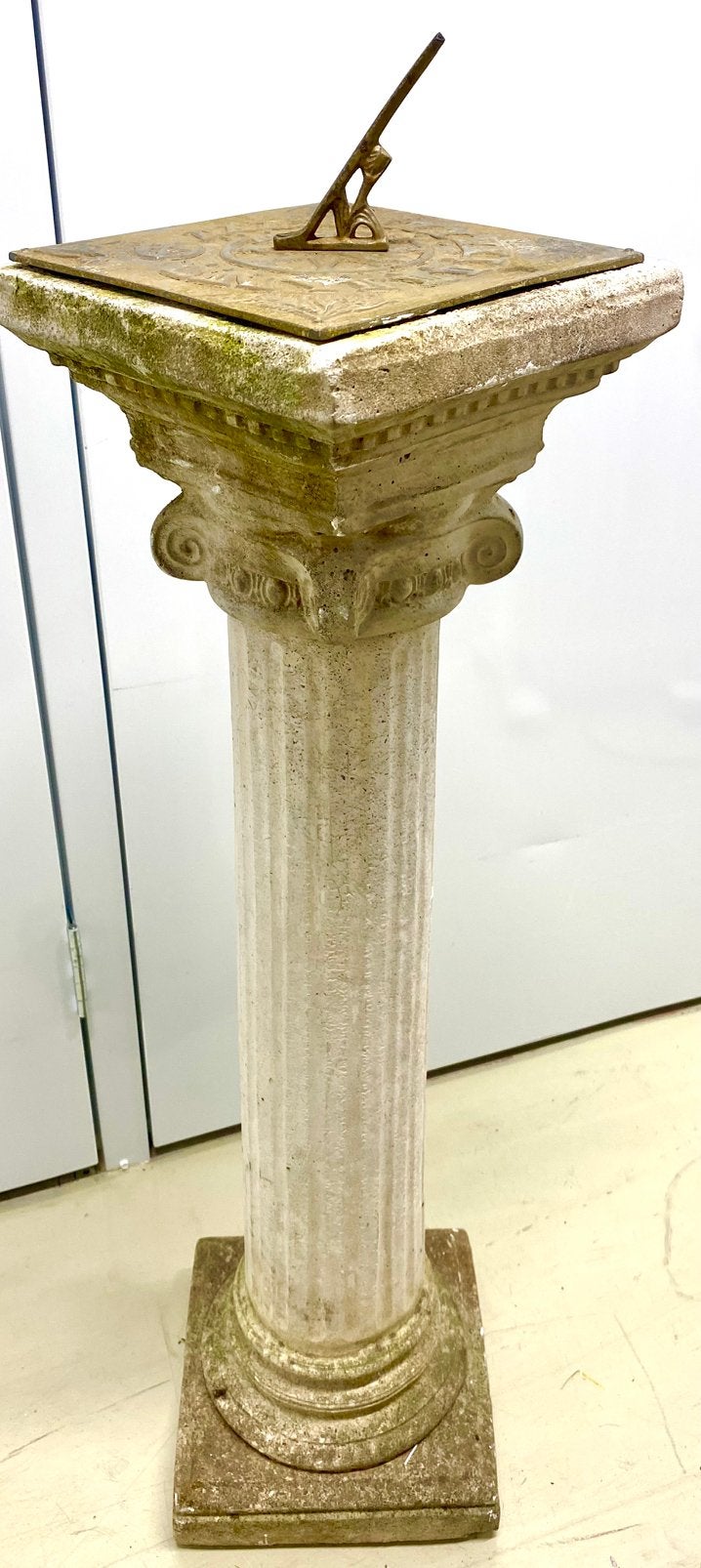 Klassieke Zonnewijzer op Stenen Zuil – ca. 95 cm, Ophalen, Zo goed als nieuw