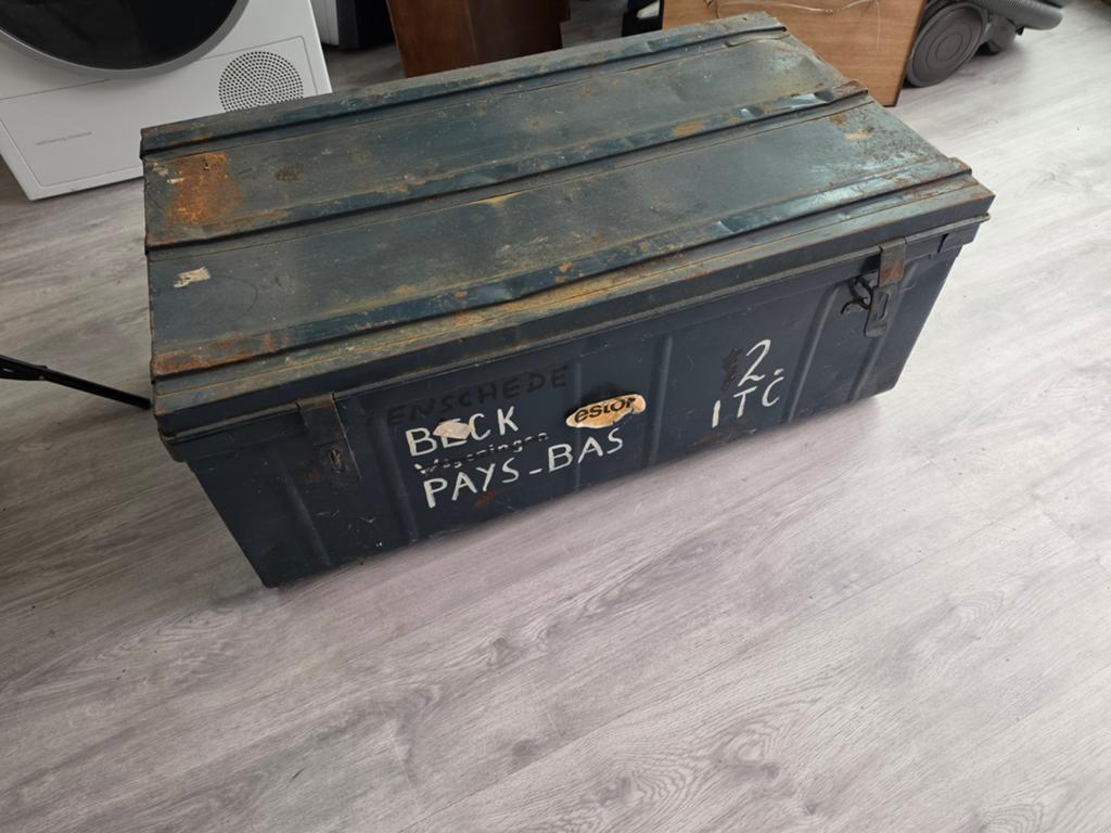 Grote metalen kist uit leger., Ophalen, Minder dan 50 cm