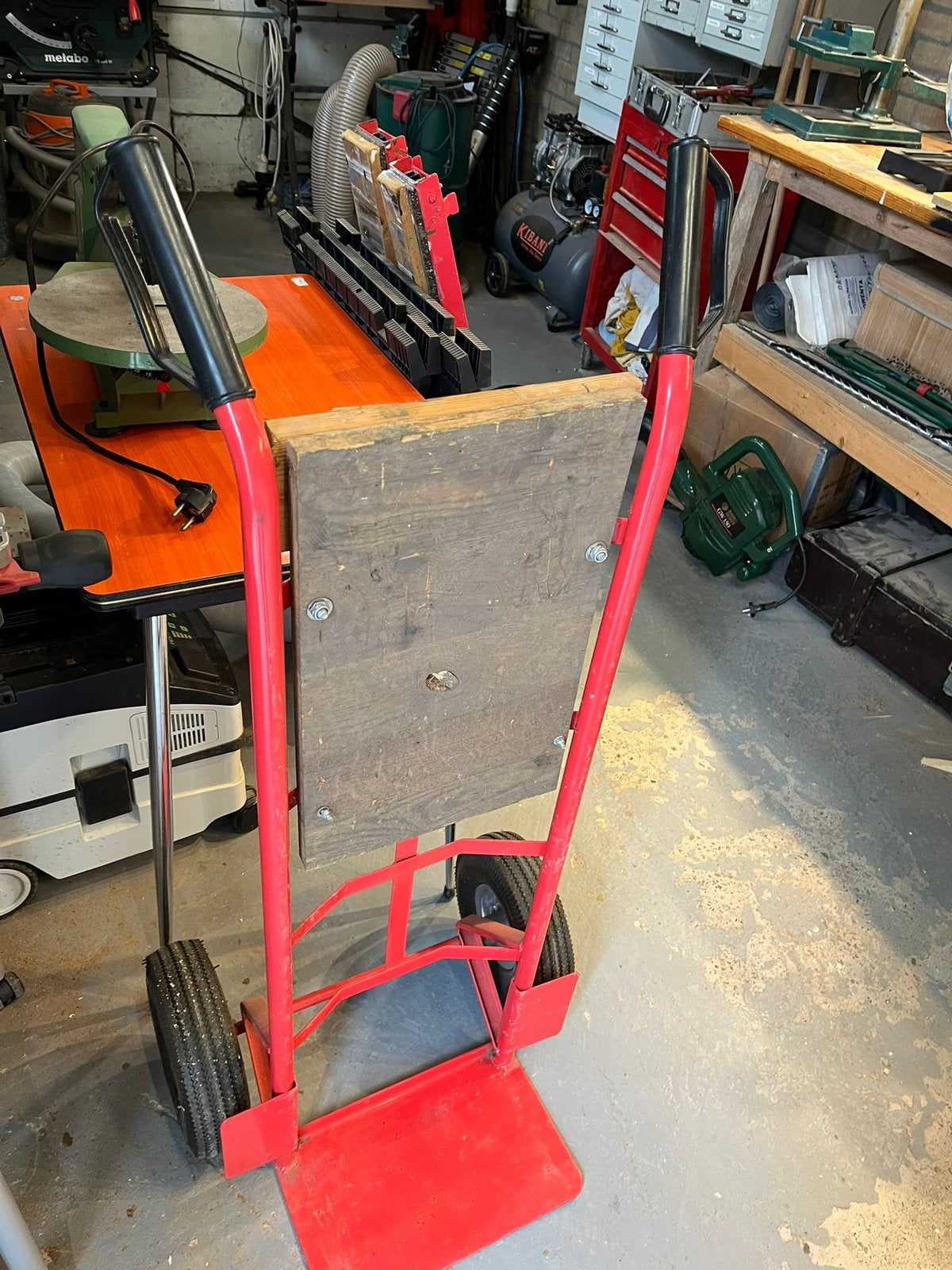 Steekwagen voor buitenboordmotor., Ophalen, Steekwagen