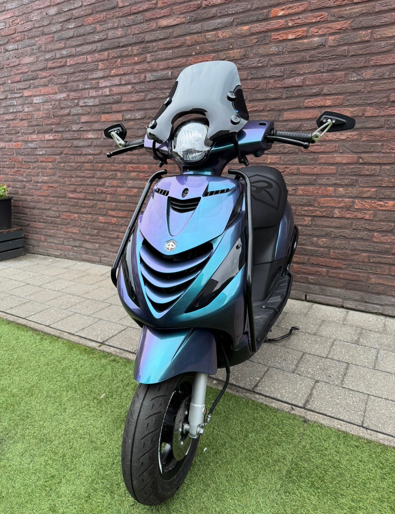 Unieke piaggio zip uit 2023 met maar 2435km op blauwe plaat, Ophalen, Zip, Nieuw, Benzine