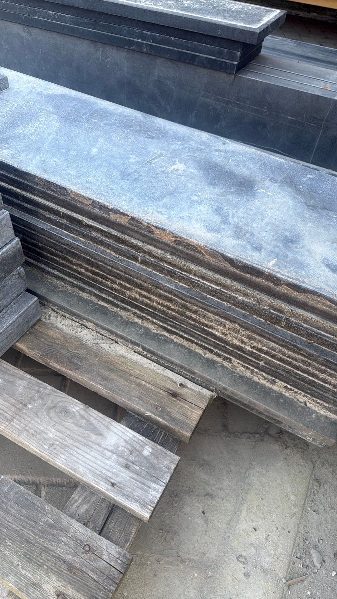Te koop: Alles moet weg chinees Hardsteen €5,- per meter, Tuin en Terras, Ophalen, Zo goed als nieuw, Overige materialen