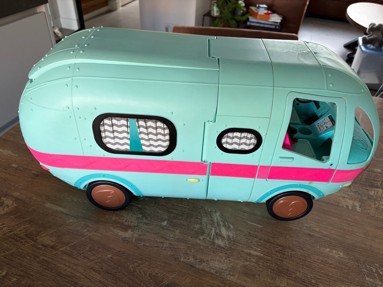 Foto 3 van L.O.L. Surprise! 2-in-1 Glamper Camper