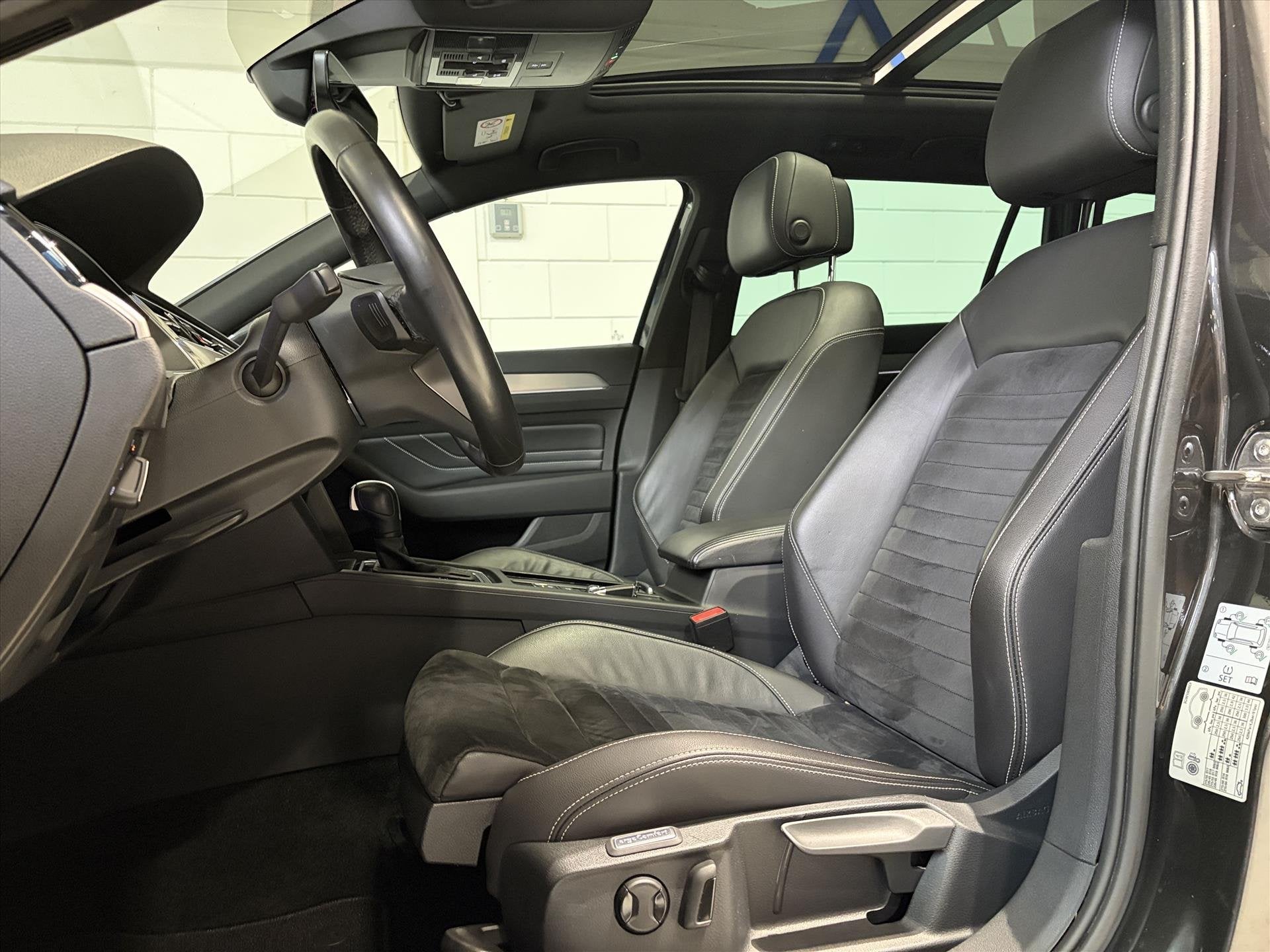 VOLKSWAGEN Passat Variant 1.5 TSI 150pk ACT Highline R-Line,, Dealer onderhouden, 4 cilinders, 150 pk, Origineel Nederlands