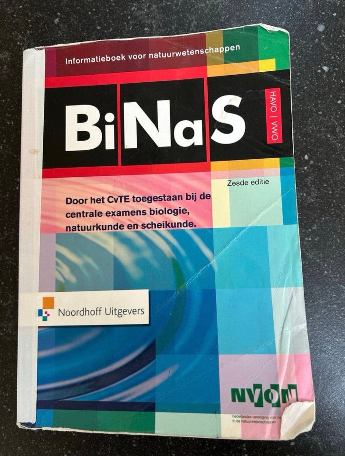 BiNaS zesde editie - Informatieboek natuurwetenschappen, Ophalen of Verzenden, Beta, Gelezen, Overige niveaus
