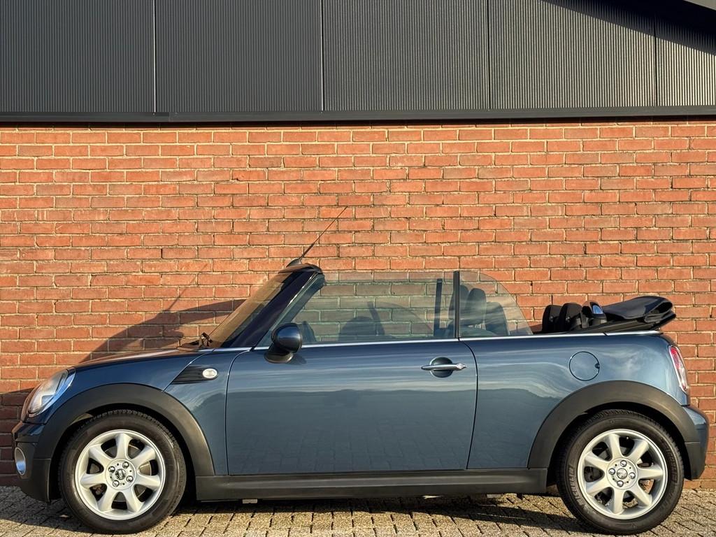 MINI Cabrio 1.6 COOPER | AIRCO! | PARK. SENS! (bj 2009), 15 km/l, Gebruikt, Zwart, 4 cilinders