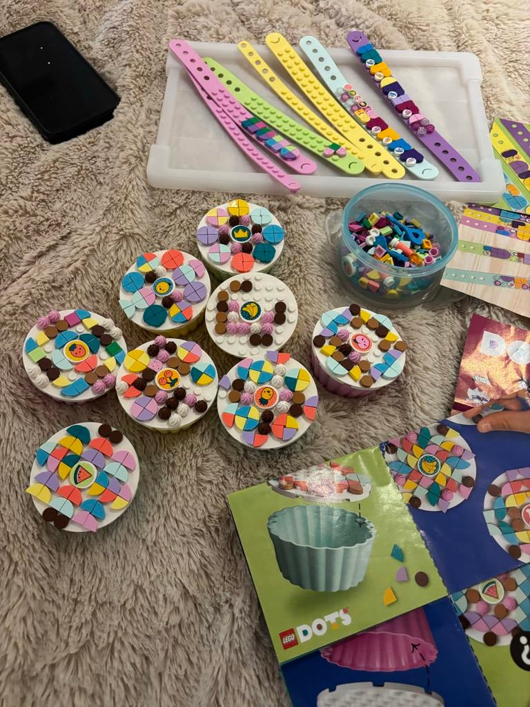 LEGO DOTS set met armbanden en cupcakes, Ophalen of Verzenden, Zo goed als nieuw, Overige merken