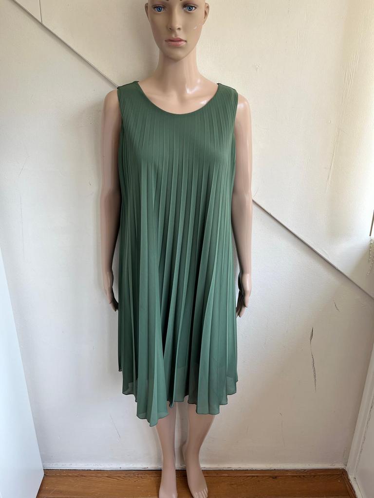 Ambika plisse jurk maat 42 L groen, Maat 42/44 (L), Ophalen of Verzenden, Zo goed als nieuw, Boven de knie