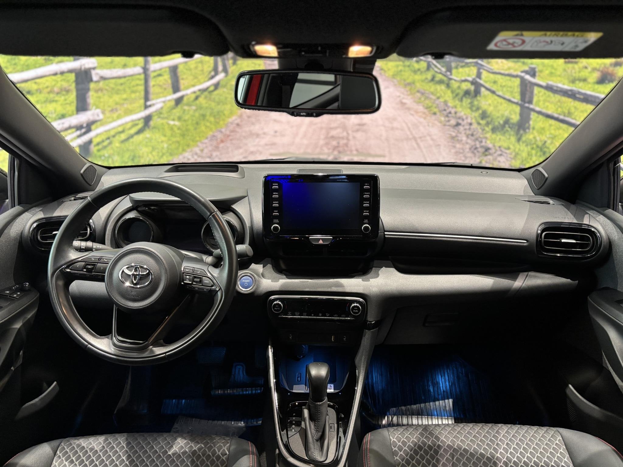 Toyota Yaris 1.5 Hybrid Launch Edition | Navigatie | Cruise, Auto's, 450 kg, Gebruikt, Euro 6, 49 €/maand