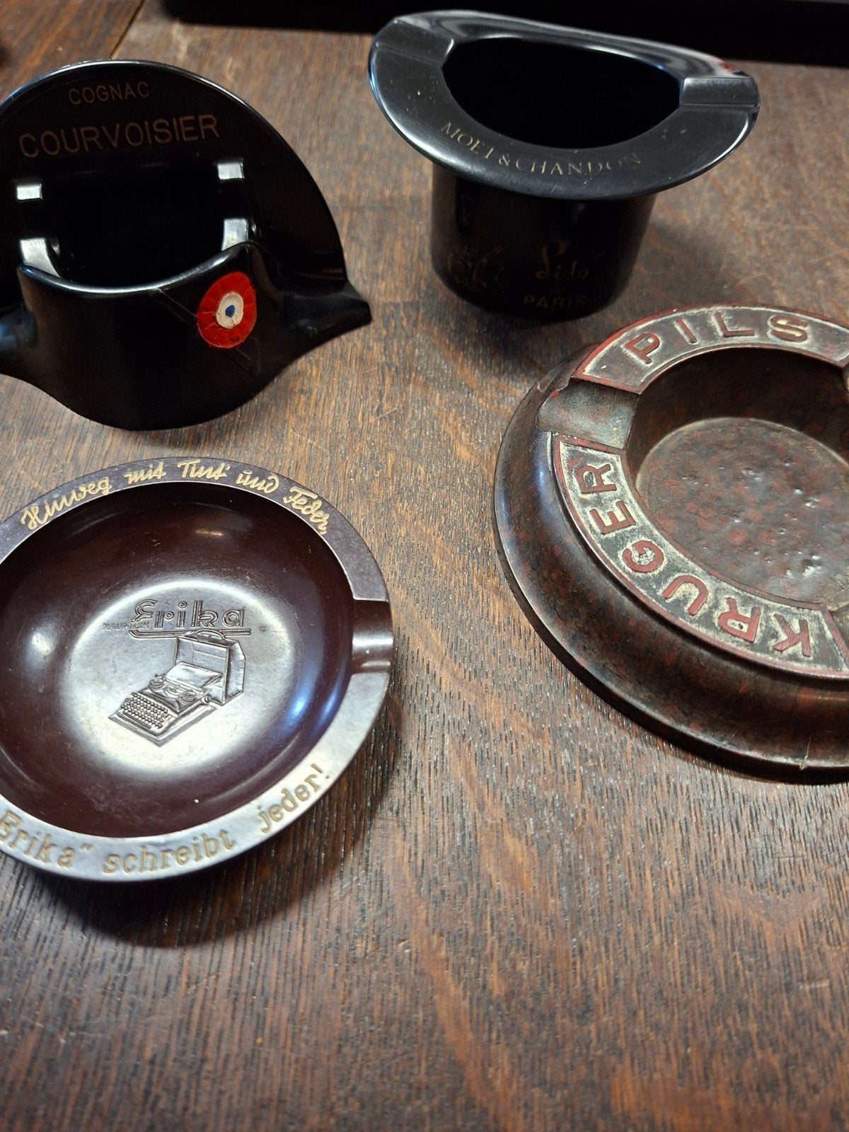Lot van 4 vintage reclame-asbakken (Bakeliet & Kunststof) –, Ophalen of Verzenden