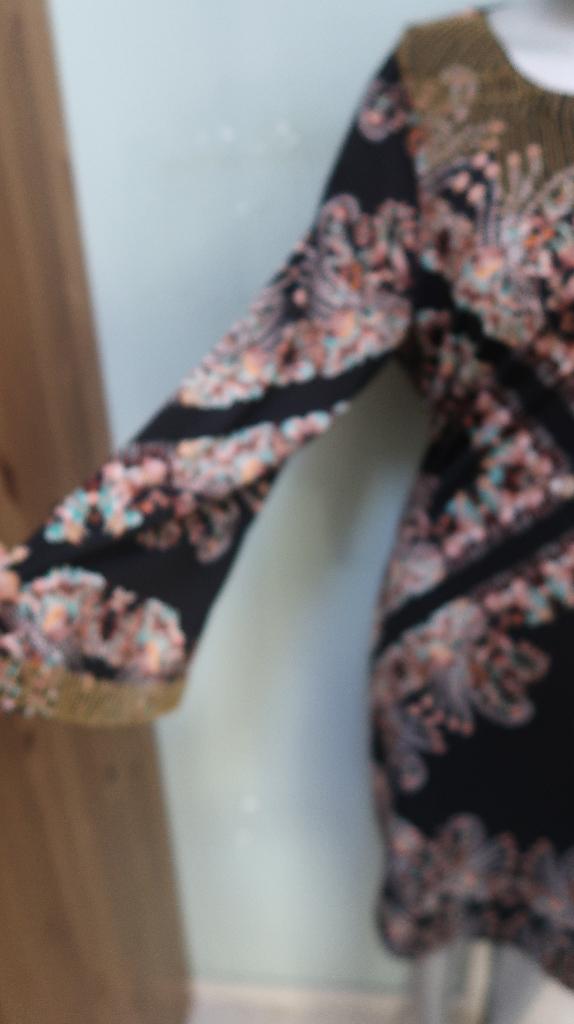 K-Design luxe jurk zwart met kraaltjes en kleurtjes M, Maat 38/40 (M), K-design, Zwart, Ophalen of Verzenden
